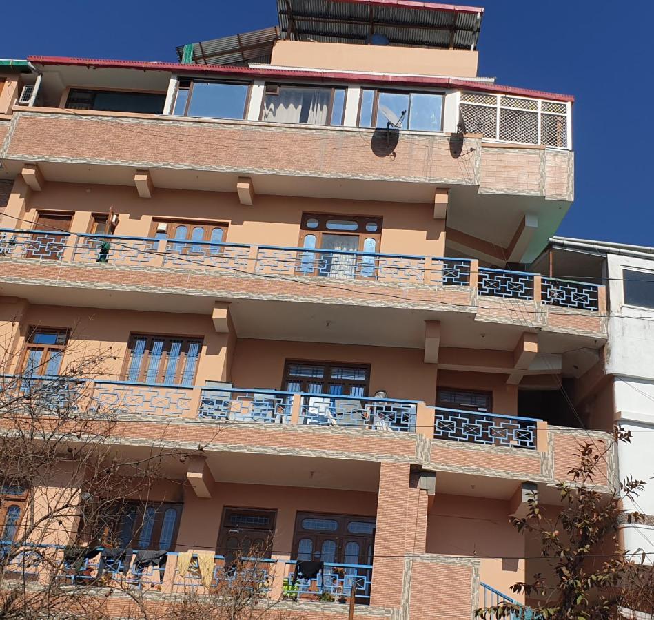 Hotel Pushpanjal And Banquet Pithorāgarh 외부 사진